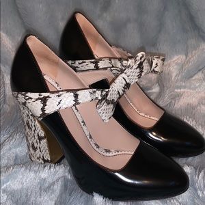 Gucci Patent Snakeskin Bow Leather Mary Jane Pumps